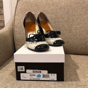 Navy/Cream Marc by Marc Jacobs pumps